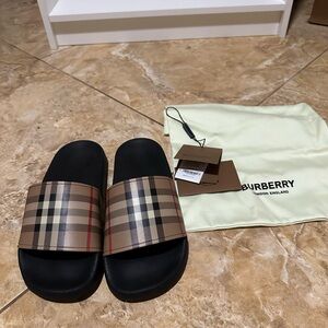 Burberry Tan Slides